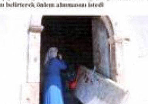 e3c5b18776a0b9aa4a3958e416f1d64a_XL