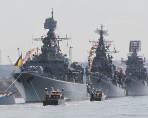 Ουκρανία: Παράδοση του Ναυτικού στη Μόσχα, τίτλοι&nbsp;τέλους