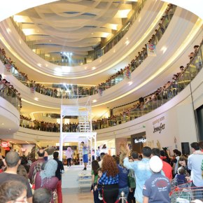 Βίντεο:Λιβανέζοι Ορθόδοξοι ψάλλουν το “Χριστός Ανέστη” στα Ελληνικά σε εμπορικό&nbsp;κέντρο!