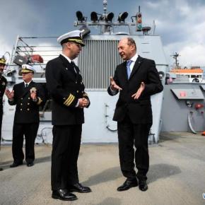 Ο Ρουμάνος πρόεδρος στο αντιτορπιλικό… πολιτικό&nbsp;μήνυμα