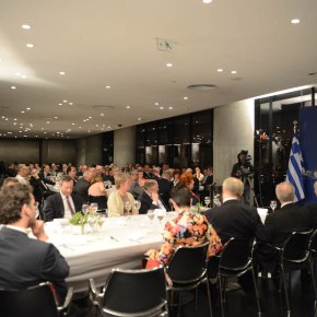 Σαμαράς: Τούτη η γη είναι ιερή, κι όχι μόνο για τους Έλληνες Μια εκπληκτική ομιλία του Αντώνη Σαμαρά στο ECOFIN, ο οποίος απευθύνεται σε όλους τους Ευρωπαίους για λογαριασμό όλων των&nbsp;Ελλήνων