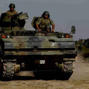 Η Τουρκία «σφυροκοπά» θέσεις του συριακού Στρατού στην πόλη Κασάμπ&nbsp;(Vid)