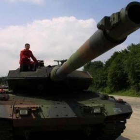 «Στ’ Άρματα, στ’ Άρματα εμπρός στον αγώνα» των εξοπλισμών που ποτέ δεν&nbsp;χρειαζόμασταν