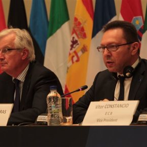 Ολοκληρώθηκε το Eurogroup όπου τέθηκε το αίτημα για ελάφρυνση του ελληνικού χρέος Σύμφωνα με πληροφορίες στο κοινό ανακοινωθέν θα υπάρχει επαναβεβαίωση της απόφασης του Νοεμβρίου του&nbsp;2012