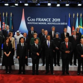 ΞΕΠΟΥΛΗΘΗΚΑΝ ΚΑΙ ΞΕΠΟΥΛΗΣΑΝ ΤΗ ΧΩΡΑ ΜΕ ΕΝΑ ΤΗΛΕΦΩΝΗΜΑ. Η ΝΥΧΤΑ ΤΗΣ ΕΘΝΙΚΗΣ ΠΡΟΔΟΣΙΑΣ. ΕΤΣΙ ΓΟΝΑΤΙΣΑΝ ΣΤΟΥΣ ΕΥΡΩΠΑΙΟΥΣ ΤΟΚΟΓΛΥΦΟΥΣ ΣΑΜΑΡΑΣ ΚΑΙ ΒΕΝΙΖΕΛΟΣ(ΤΟ ΥΠΟΠΤΟ ΔΗΜΟΣΙΕΥΜΑ ΤΩΝ FINANCIAL&nbsp;TIMES)