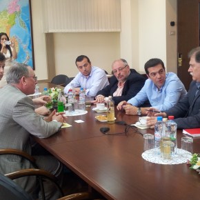 Aποκάλυψη: Ο Βασίλης Μαρκεζίνης είναι πίσω από το ταξίδι Τσίπρα στη Μόσχα&nbsp;[εικόνες]