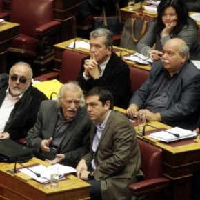 Προεκλογικός χαμός με τον κατώτατο μισθό μετά τη «βόμβα» Σταθάκη – ΣΥΡΙΖΑ σε Ν.Δ.: «Άντε&nbsp;γεια»