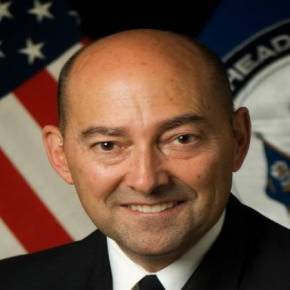 Σε «μυστικό δείπνο» με το ψυχροπολεμικό «γεράκι» των ΗΠΑ James Stavridis οι Α.Σαμαράς και&nbsp;Κ.Καραμανλής!