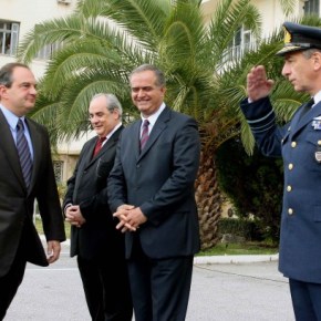 Η μάχη Λαμπρόπουλου με τους φυγόστρατους καλλιτέχνες και οι «βόμβες» που έχει να&nbsp;αντιμετωπίσει