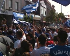 Καναδάς: Έβαψαν «μπλε» το Μόντρεαλ και το Τορόντο οι&nbsp;ομογενείς