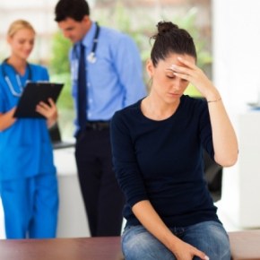 Έρευνα ΙΣΑ: Έξι στους 10 ασθενείς εγκαταλείπουν τη θεραπεία τους γιατί δεν έχουν χρήματα ή γιατί δεν βρίσκουν&nbsp;γιατρό