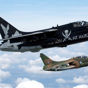 Έκλεψαν την παράσταση τα A-7E της 336Μ στo «Royal International Air Tattoo&nbsp;2014″