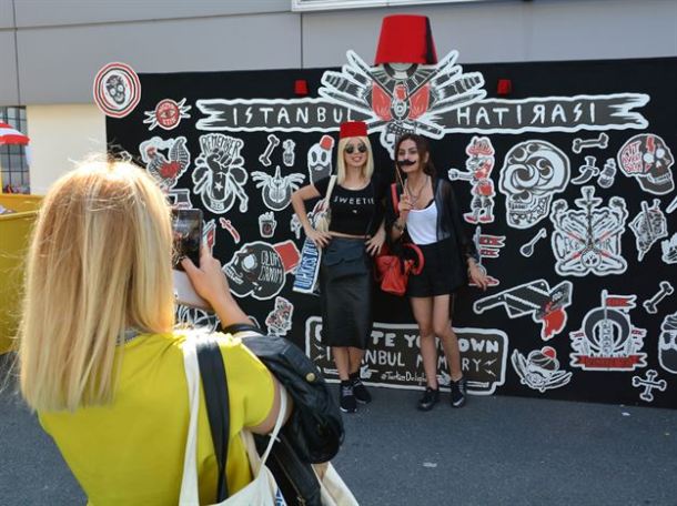 53b8f8c632dc9f0cf027f2e8