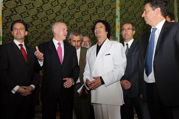 640px-George_Papandreou_&_Muammar_Gaddafi