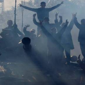 ΦΕΥΓΟΥΝ «ΣΑΝ ΠΟΝΤΙΚΙΑ» ΟΙ ΔΥΤΙΚΟΙ ΑΦΟY ΚΑΤΕΣΤΡΕΨΑΝ ΤΗΝ ΧΩΡΑ – Τα «έργα» ΗΠΑ και ΕΕ στις πλάτες των λαών: Το «χάος του χάους» στην Λιβύη…&nbsp;(vid)