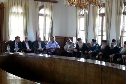 14318958-thumb-medium