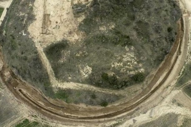 φωτο-1-ΤΥΜΒΟΣ-620x412