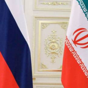 Η ΜΟΣΧΑ ΑΠΑΝΤΑ ΣΤΙΣ ΔΥΤΙΚΕΣ ΚΥΡΩΣΕΙΣ ΣΠΑΖΟΝΤΑΣ ΤΟ ΕΜΠΑΡΓΚΟ ΣΤΗΝ ΤΕΧΕΡΑΝΗ – Υπεγράφη η συμφωνία-μαμούθ Ιράν-Ρωσίας για «ανταλλαγή πετρελαίου έναντι&nbsp;αγαθών»