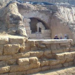 Τα μυστικά του επιβλητικού τάφου στην Αμφίπολη κατά τον ακαδημαϊκό Εμ.&nbsp;Μικρογιαννάκη