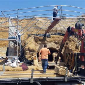 Αρχαία Αμφίπολη: Νέα ευρήματα-Βοτσαλωτό δάπεδο, με ορθογώνια και τετράγωνα σχήματα και ασπρόμαυρους ρόμβους&nbsp;–