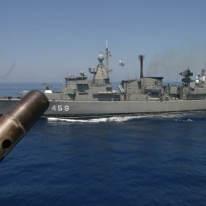 Πόλεμος στο Αιγαίο με την Ελλάδα να ξοδεύει εκατομμύρια και τους Ευρωπαίους να&nbsp;κοροϊδεύουν