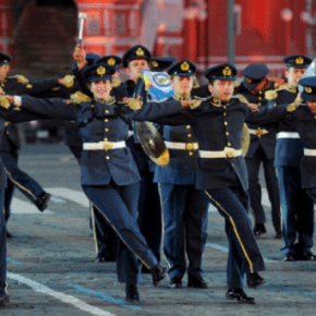 Ρωσικό άρθρο κόλαφος για την ΠΑ: «Δεν έστειλαν την μπάντα γιατί δεν είχαν 200 ευρώ για εισιτήρια»&nbsp;BINTEO