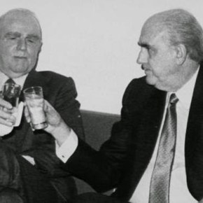 Πώς απέτρεψαν, ο Κ.Τσάτσος και ο Ε.Παπανούτσος, την καθιέρωση του λατινικού αλφάβητου και της φωνητικής γραφής από τον&nbsp;Κ.Καραμανλή