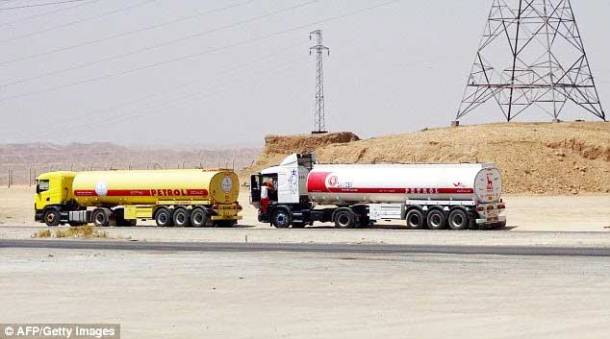 Oil_tankers_transport_pet