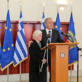 Η «απάντηση» στην «Μεγάλη Αλβανία» – Η γυναίκα που «φροντίζει» τους νεκρούς του 40 στο ΥΠΕΘΑ&nbsp;-ΦΩΤΟ