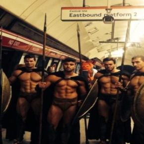 Σπαρτιάτες εισέβαλλαν στο Μετρό του&nbsp;Λονδίνου!