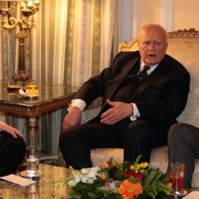 Σαμαράς – Βενιζέλος ζητούν πολιτική σταθερότητα & αποφυγή πρόωρων εκλογών Ο Ευάγγελος Βενιζέλος επισήμανε ότι «οι εκλογές θα πρέπει να γίνουν το 2016, γιατί η χώρα χρειάζεται&nbsp;χρόνο»