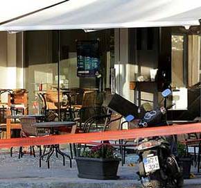 Πανικός στο Μικρολίμανο τα ξημερώματα -«Γάζωσε» με καλάσνικοφ νυχτερινό&nbsp;μαγαζί