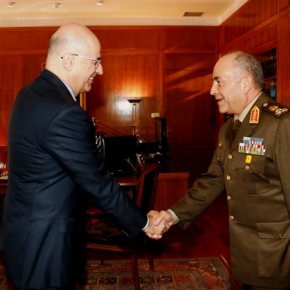 «Πρόσω ολοταχώς» στη στρατιωτική συνεργασία Ελλάδος – Αιγύπτου Διεξαγωγή κοινών ασκήσεων τόσο στην έρευνα και διάσωση όσο και σε επίπεδο ειδικών&nbsp;δυνάμεων