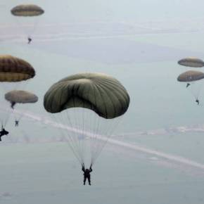 MEΓΑΛΗ ΑΣΚΗΣΗ ΜΕΤΡΗΣΗΣ ΕΤΟΙΜΟΤΗΤΑΣ EKTAKTO: Μαζικές ρίψεις Ελλήνων αλεξιπτωτιστών στην Κύπρο – Σε θέσεις μάχης οι Επιλαρχίες των Τ-80 &&nbsp;ΒΜΡ-3