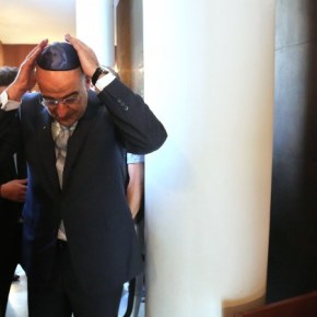 Θα συνεχίσει ο Δένδιας το κυνήγι της Χρυσής Αυγής και στις Ένοπλες&nbsp;Δυνάμεις;