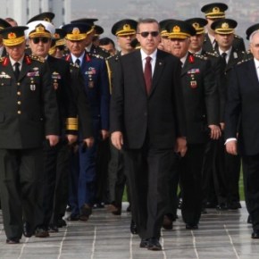 Ο “Καραγκιόζης πολιτικός” και ο “Καραγκιόζης&nbsp;Κολόμβος”