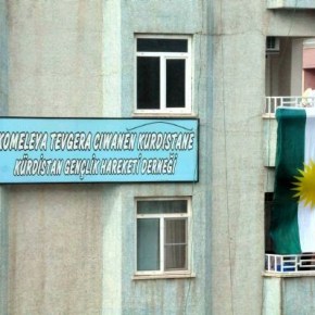 Υψηλός πυρετός στην Άγκυρα – Μεγάλη σημαία ύψωσαν οι Κούρδοι στο&nbsp;Ντιγιαρμπακίρ