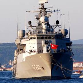 ΔΗΜΙΟΥΡΓΕΙ ΜΟΝΙΜΗ ΝΑΥΤΙΚΗ ΔΥΝΑΜΗ ΕΝΤΟΣ ΤΗΣ ΚΥΠΡΙΑΚΗΣ ΑΟΖ! Ανεβάζει το θερμόμετρο στην κυπριακή ΑΟΖ η Τουρκία: Στέλνει δύο φρεγάτες και ένα&nbsp;υποβρύχιο