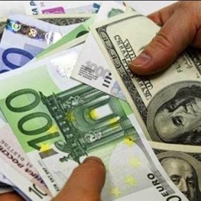 Οι Τούρκοι σπεύδουν να αλλάξουν την τουρκική λίρα με ξένο&nbsp;νόμισμα