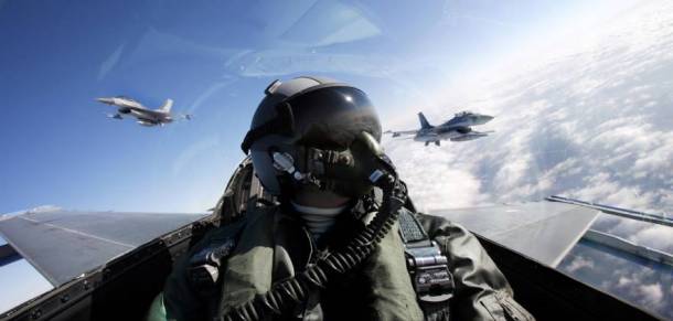 F16PilotL