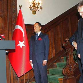 Να πάτε τον Νταβούντογλου στην&nbsp;Αμφίπολη…