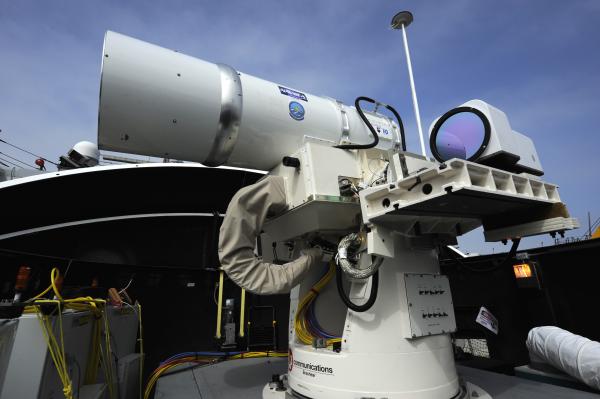 laser-weapon-system-on-dewey-2-1135