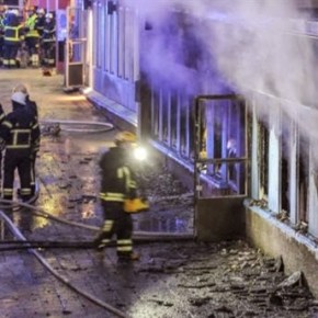 Χριστούγεννα στη Σουηδία: Έβαλαν φωτιά σε τζαμί- 5&nbsp;τραυματίες