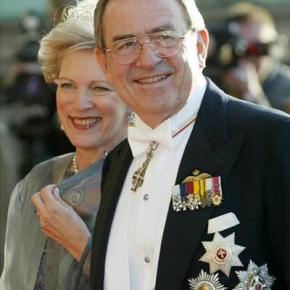 Αν ζήταγε επιστροφή του βασιλιά η&nbsp;Τρόικα…