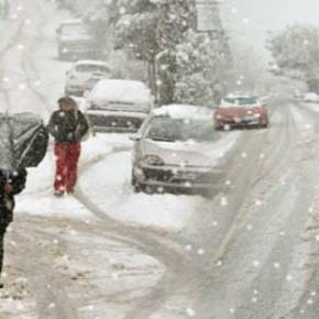 Στο έλεος του χιονιά η χώρα – Σε ποιες περιοχές χρειάζονται αντιολισθητικές&nbsp;αλυσίδες