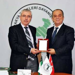 Ο τουρκοπράκτορας βουλευτής του ΠΑΣΟΚ, Χατζηοσμάν, στην συνεδρίαση του κόμματος&nbsp;Ερντογάν