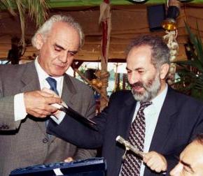 Ο Άκης ήθελε να σκοτώσει τον Σμπώκο; Απίστευτες πληροφορίες και&nbsp;σενάρια