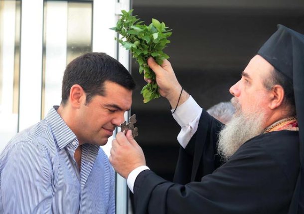 meta-to-agio-oros-o-tsipras-etoimazetai-na-kataktisei-kai-tin-katholiki-ekklisia