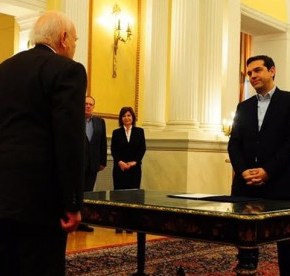 Για πρώτη φορά αναλαμβάνει πρωθυπουργός χωρίς θρησκευτικό&nbsp;όρκο