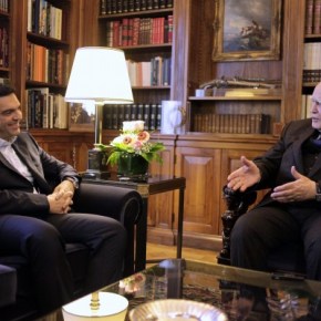 Ο Αλέξης Τσίπρας ορκίστηκε πρωθυπουργός – Έλαβε την εντολή σχηματισμού κυβέρνησης – «Μας περιμένει ανηφορικός δρόμος» είπε στον Κάρολο&nbsp;Παπούλια